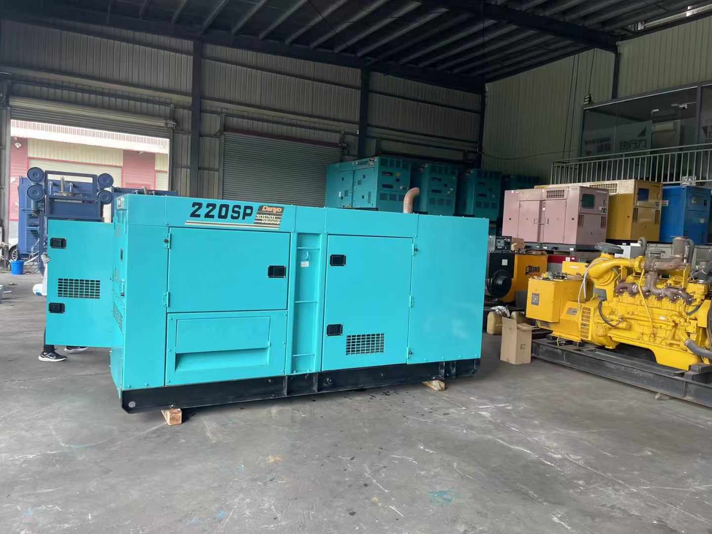 获嘉柴油发电机组长期不间断运行时,如何监控其温度和压力?