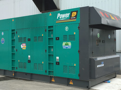 获嘉升级发电机组的过程中需要注意哪些安全事项？