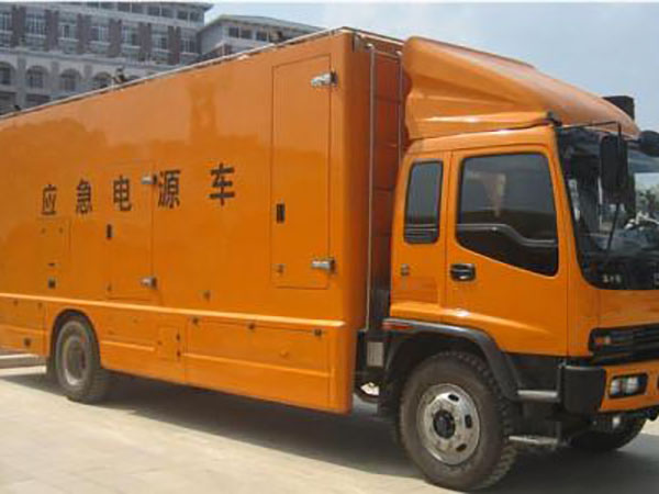 获嘉冬季柴油发电机启动前,如何检查燃油系统中的积水?